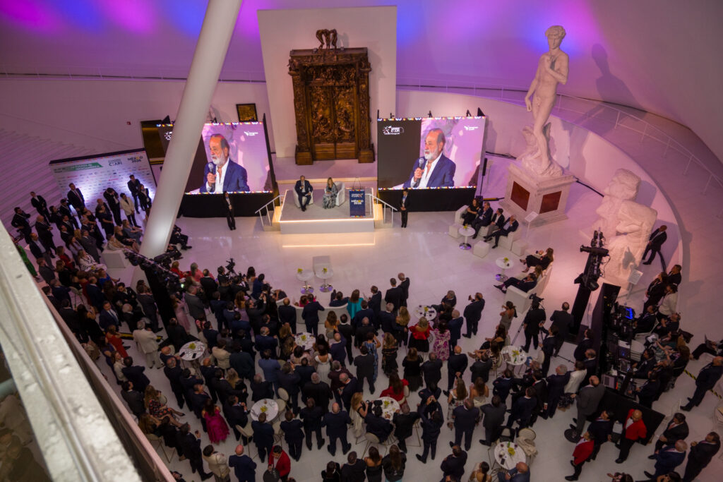 Homenaje a Carlos Slim 