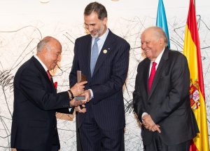 Entrega del galardón a Enrique García en La Antigua