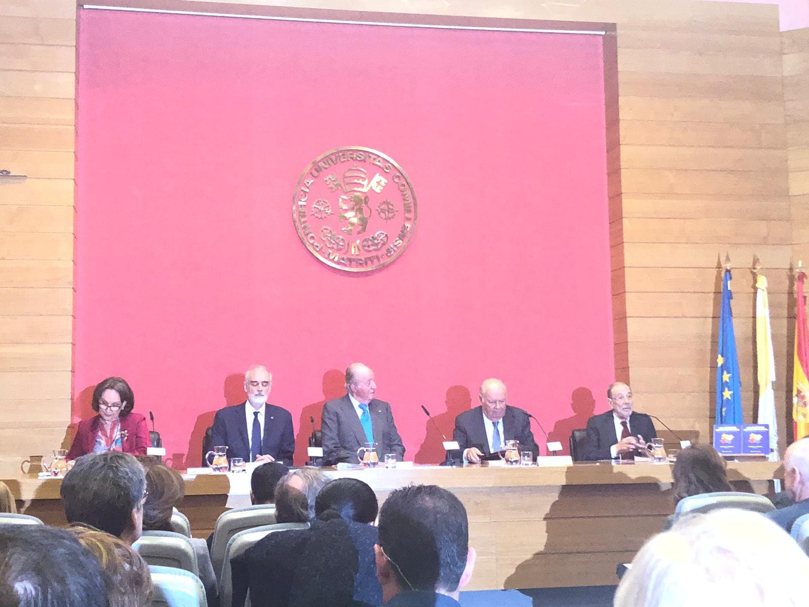 El Rey Juan Carlos preside la presentación del libro de Enrique V. Iglesias