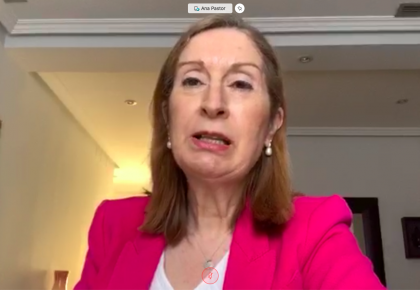 Ana Pastor en el encuentro con empresarios y socios de CEAPI, aboga por «descartar subidas de impuestos y eliminar gastos superfluos»