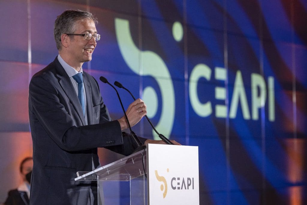 Hernández de Cos confía en que la proyección europea de las ‘multilatinas’ a través de España sea un motor para Iberoamérica