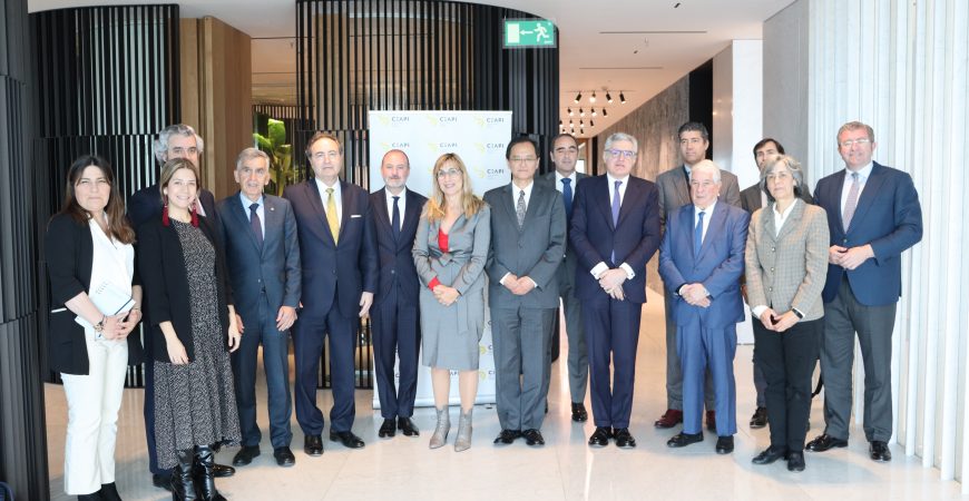 El embajador de Japón incide en “la importancia de que las empresas japonesas, españolas e iberoamericanas trabajen juntas en el mercado global como socios comerciales de confianza” en un encuentro de CEAPI