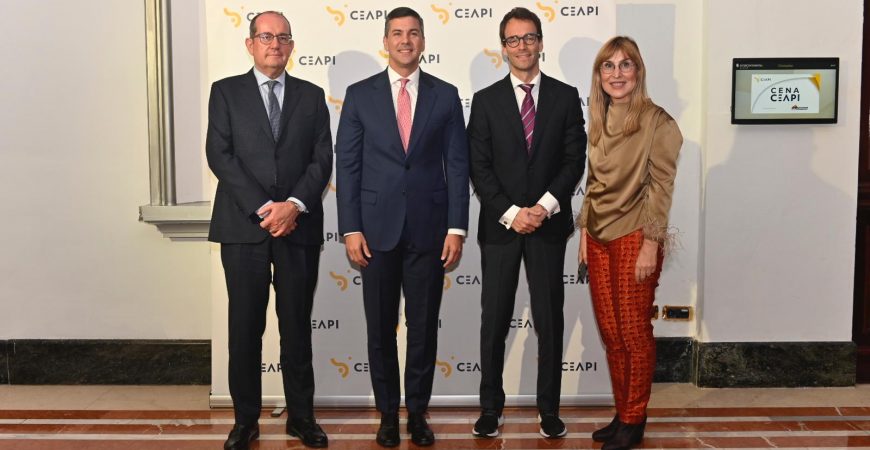 El presidente de Paraguay anima a la iniciativa privada a apoyar al país con la creación de riqueza y empleo