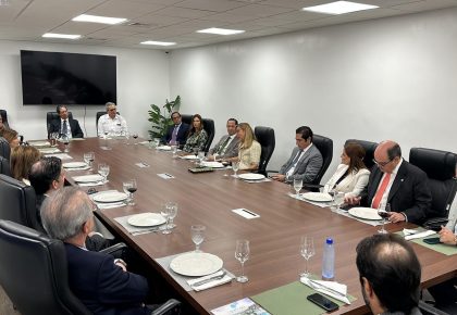 Ito Bisonó recibe a Núria Vilanova y los socios de CEAPI en República Dominicana