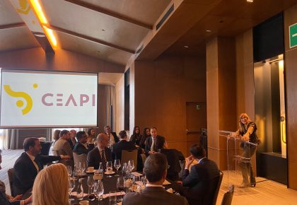Núria Vilanova presenta el VII Congreso CEAPI en México