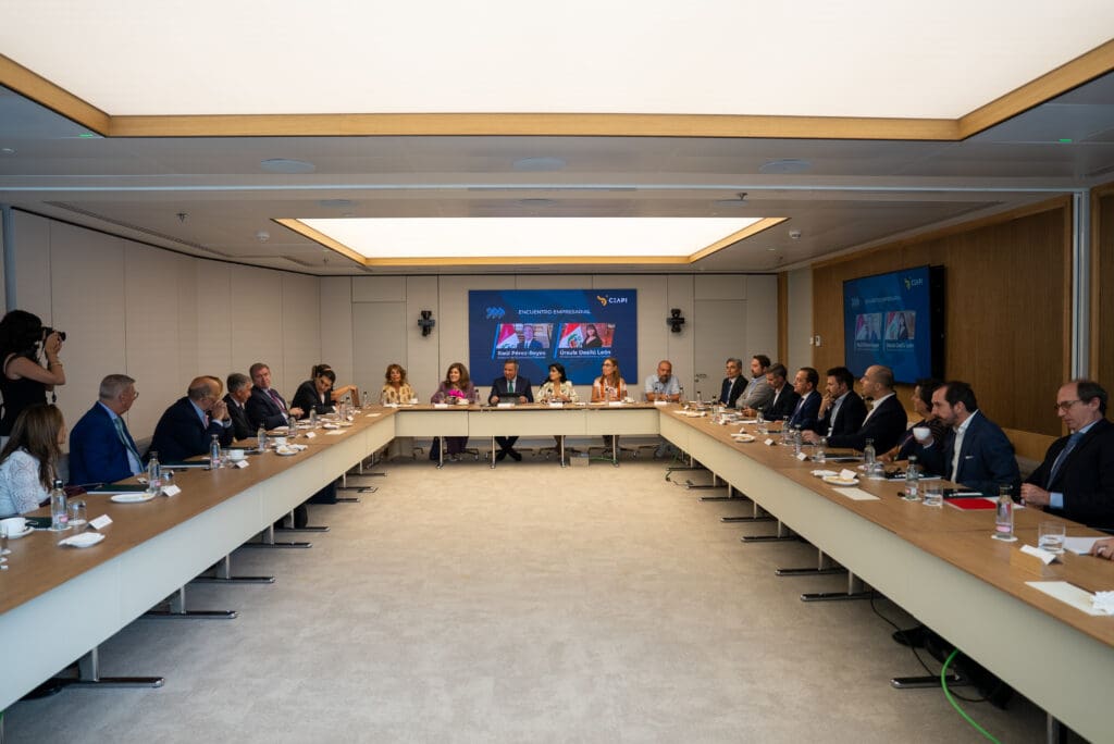 Ministros de Perú se reúnen con los empresarios de CEAPI y se posicionan como socio estratégico para la inversión española