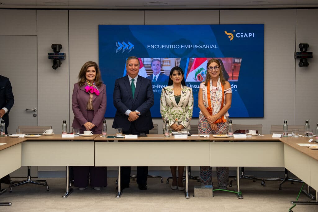 Ministros de Perú se reúnen con los empresarios de CEAPI y destacan la importancia consolidar la confianza de los inversores