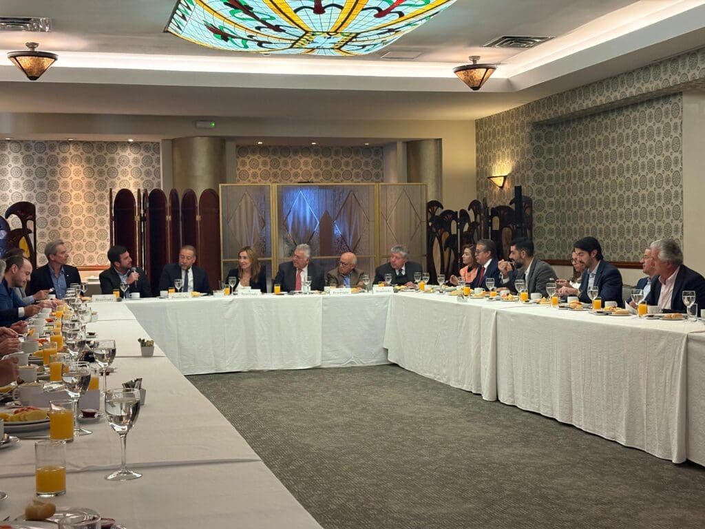 Empresarios y socios de CEAPI debaten en Bogotá sobre “Oportunidades de crecimiento e inversión en Iberoamérica”en Bogotá