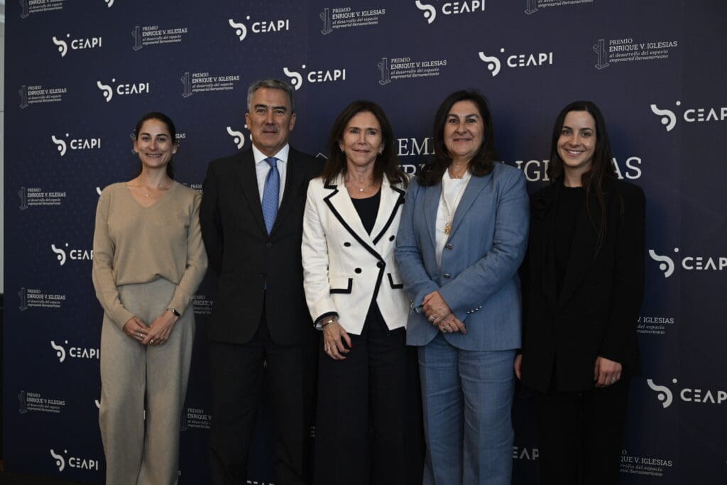 CEAPI rinde homenaje a la familia Luksic en un encuentro empresarial en Madrid